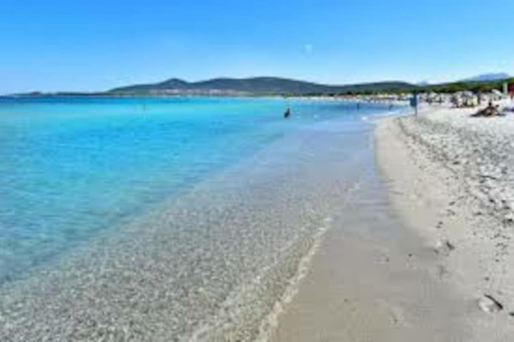 Villa Indipendente Al Mare Budoni ตาเนาเนลลา ภายนอก รูปภาพ