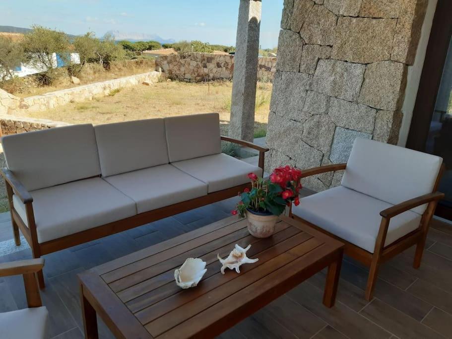 Villa Indipendente Al Mare Budoni ตาเนาเนลลา ภายนอก รูปภาพ