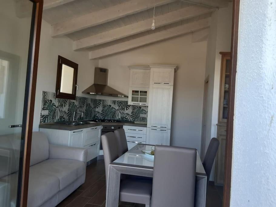 Villa Indipendente Al Mare Budoni ตาเนาเนลลา ภายนอก รูปภาพ