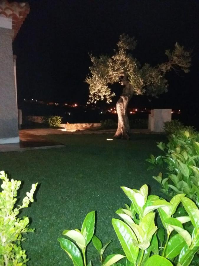 Villa Indipendente Al Mare Budoni ตาเนาเนลลา ภายนอก รูปภาพ