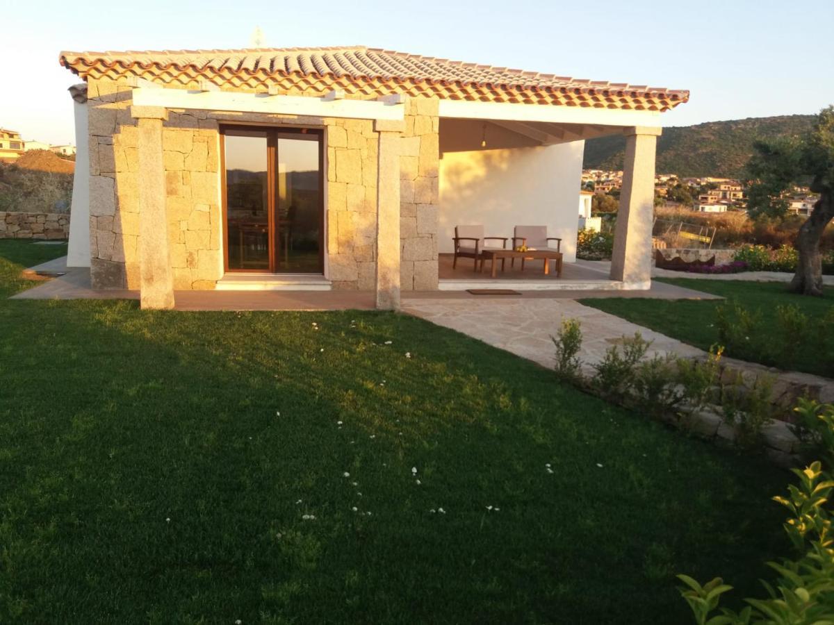 Villa Indipendente Al Mare Budoni ตาเนาเนลลา ภายนอก รูปภาพ